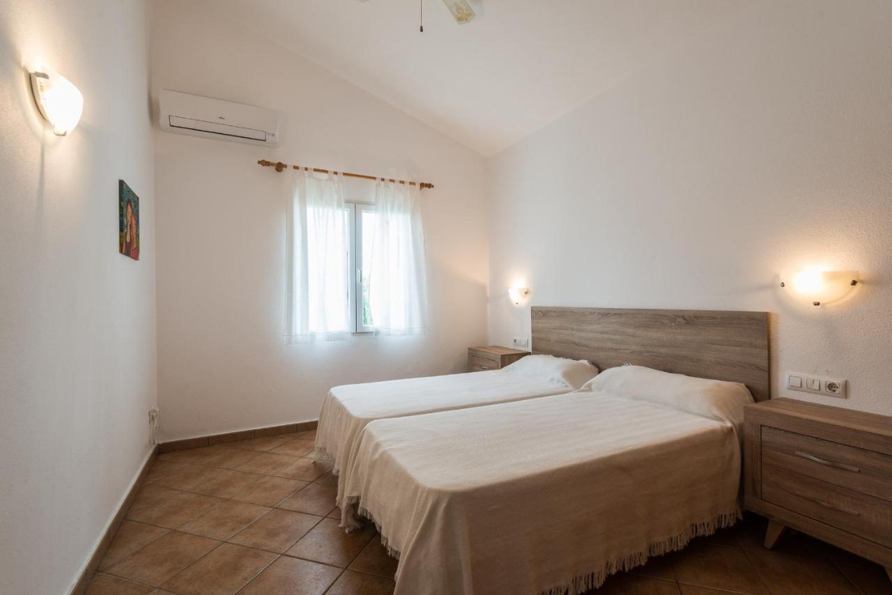 Villa Bea Cala 'n Bosch Buitenkant foto
